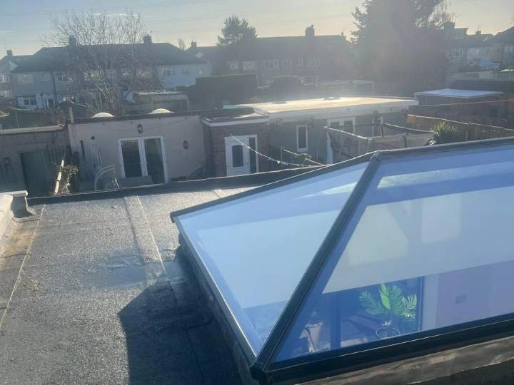 Flat roof with a roof lantern